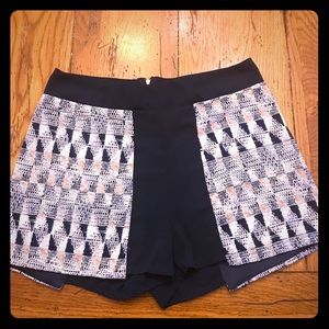Paper Crane shorts size small